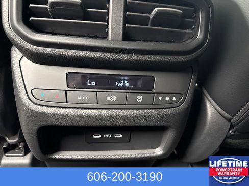 New 2025 Honda Pilot Touring image 19