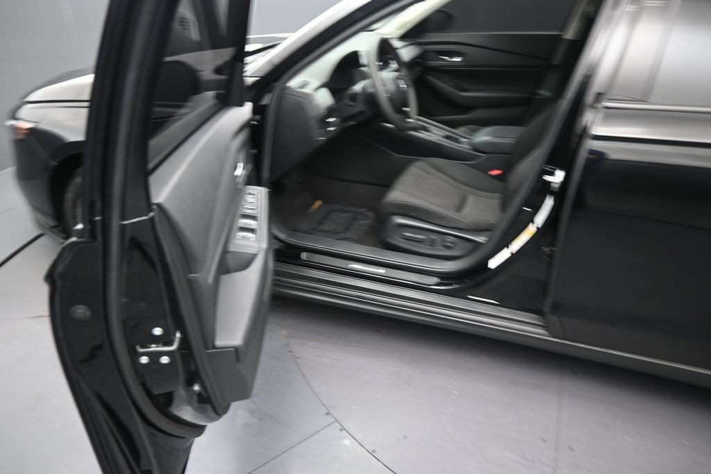 Used 2024 Honda Accord EX image 10