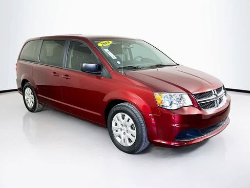 Used 2018 Dodge Grand Caravan SE w/ UConnect Hands-Free Group image 24