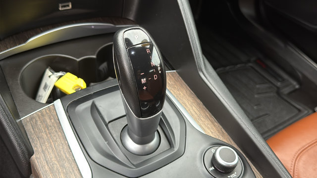 Used 2019 Alfa Romeo Giulia Ti AWD/4WD image 17
