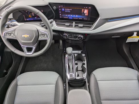 New 2025 Chevrolet Trax LT w/ Driver Confidence Package image 10