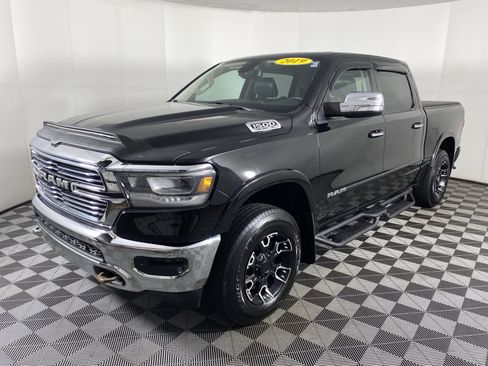 Used 2019 RAM 1500 Laramie AWD/4WD image 9