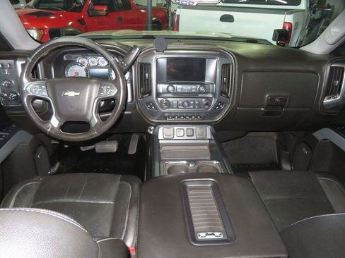 Used 2017 Chevrolet Silverado 1500 LTZ Z71 w/ LTZ Plus Package AWD/4WD image 38