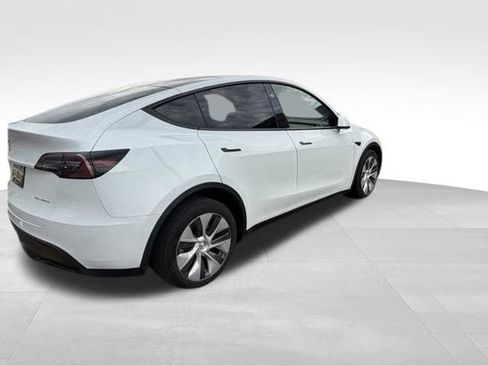 Used 2023 Tesla Model Y Long Range AWD/4WD image 6