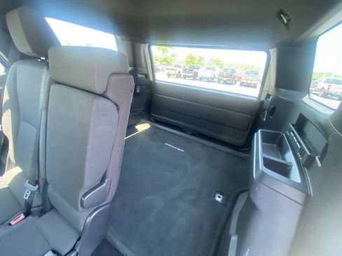 Used 2025 Toyota 4Runner SR5 AWD/4WD image 26