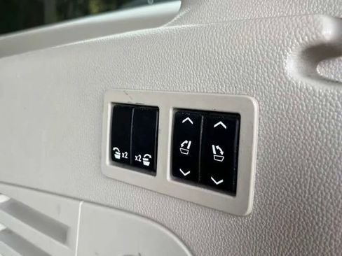 Used 2018 GMC Yukon XL Denali w/ Denali Ultimate Package image 18