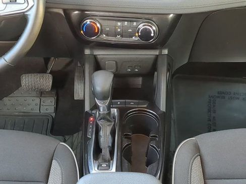 Used 2024 Chevrolet TrailBlazer LT w/ LT Cold Weather Package image 19