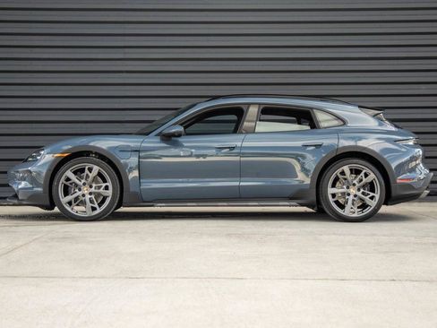 Used 2025 Porsche Taycan 4 Cross Turismo image 45