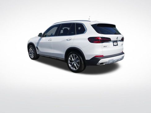 Used 2026 BMW X5 xDrive40i w/ Premium Package AWD/4WD image 3