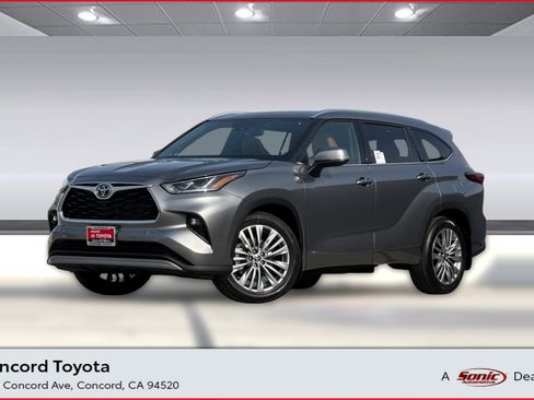 New 2026 Toyota Highlander Platinum AWD/4WD image 1