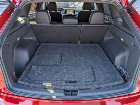 Used 2025 Volkswagen Atlas Cross Sport SE w/ Panoramic Sunroof Package image 28