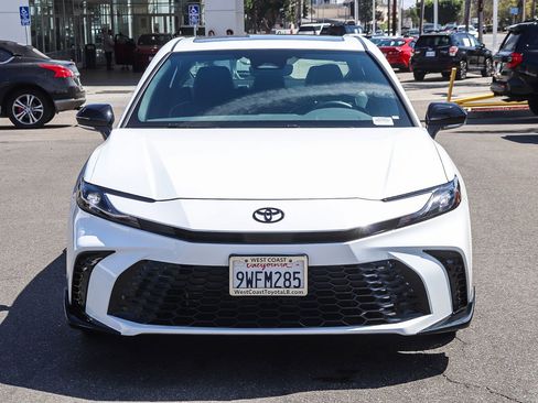 Used 2026 Toyota Camry Hybrid w/ Multimedia Upgrade Package image 2