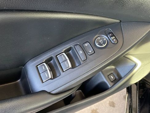 Used 2018 Honda Accord EX image 12