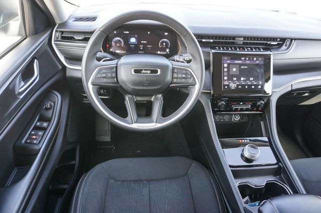 Used 2023 Jeep Grand Cherokee L Laredo AWD/4WD image 17