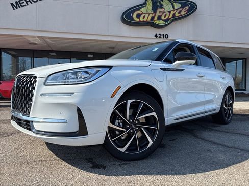 Used 2024 Lincoln Corsair Grand Touring w/ Equipment Group 301A image 4