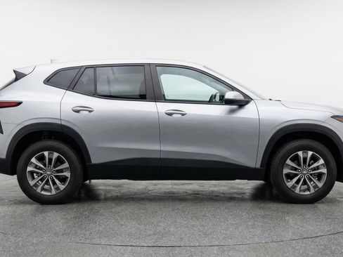 Used 2025 Chevrolet Equinox LT image 11