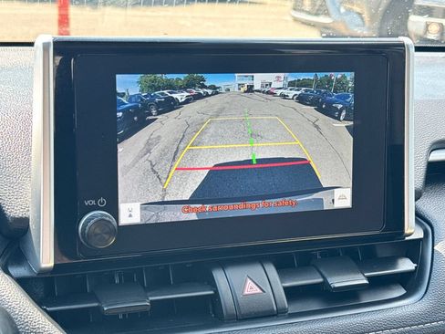 Used 2025 Toyota RAV4 XLE AWD/4WD image 24