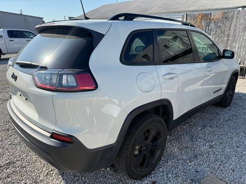 Used 2019 Jeep Cherokee Latitude Plus FWD image 6