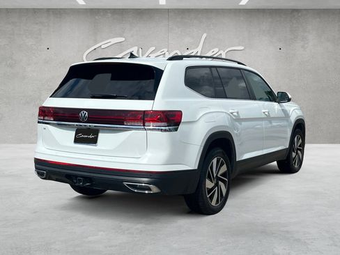 Used 2025 Volkswagen Atlas SE FWD image 16