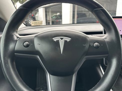 Used 2018 Tesla Model 3 Long Range image 23