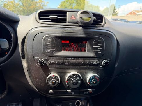 Used 2016 Kia Soul FWD image 11