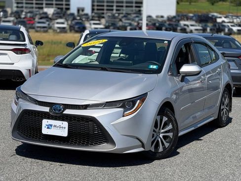 Used 2021 Toyota Corolla LE FWD image 1