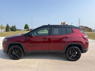 Used 2022 Jeep Compass Latitude AWD/4WD video 1