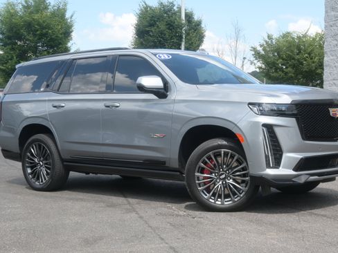 Used 2023 Cadillac Escalade V w/ Heavy-Duty Trailer Package AWD/4WD image 2