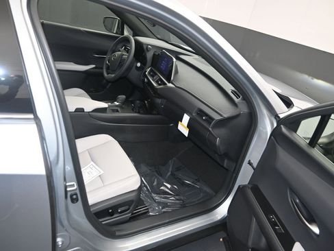 New 2026 Lexus UX 300h FWD image 10