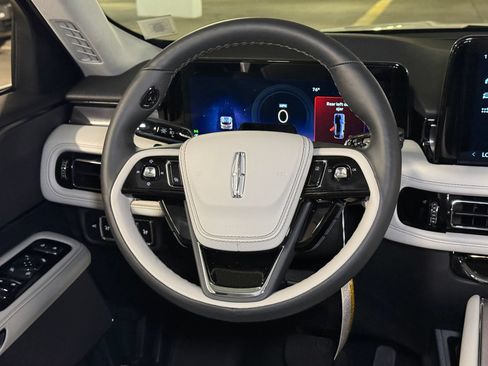 New 2026 Lincoln Aviator AWD image 24