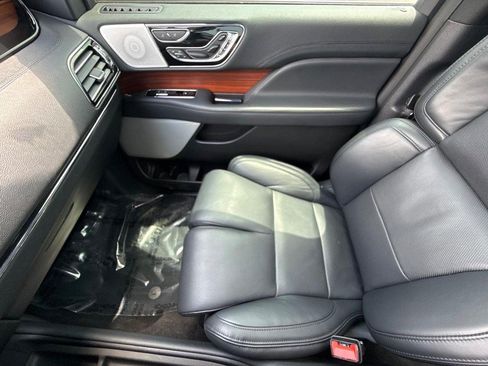 Certified 2024 Lincoln Navigator Reserve AWD/4WD image 25