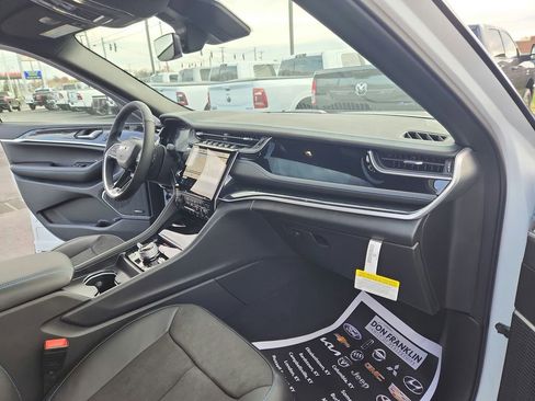 New 2024 Jeep Grand Cherokee Trailhawk image 24