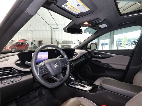 Used 2024 Buick Envista Avenir FWD image 9