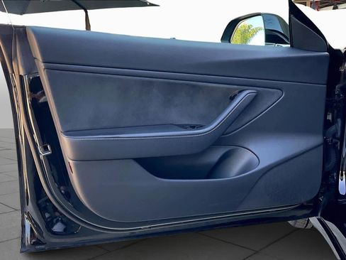 Used 2018 Tesla Model 3 Mid Range image 19