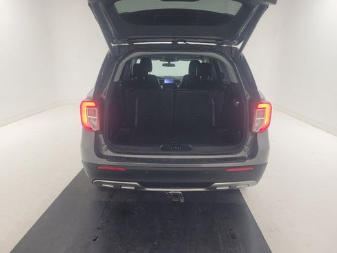 Used 2021 Ford Explorer XLT w/ Equipment Group 202A AWD/4WD image 29