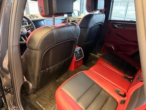 Used 2023 Porsche Macan GTS image 11