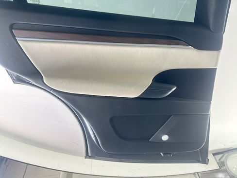 Used 2022 Tesla Model X image 24