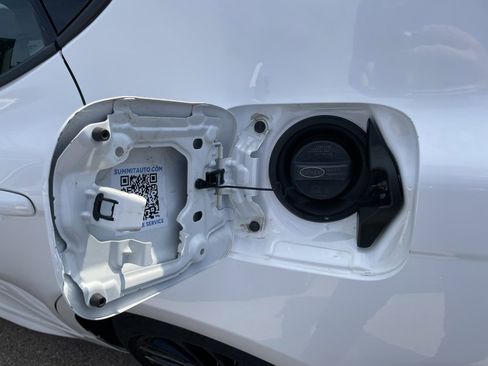 Used 2025 Toyota Camry SE image 52