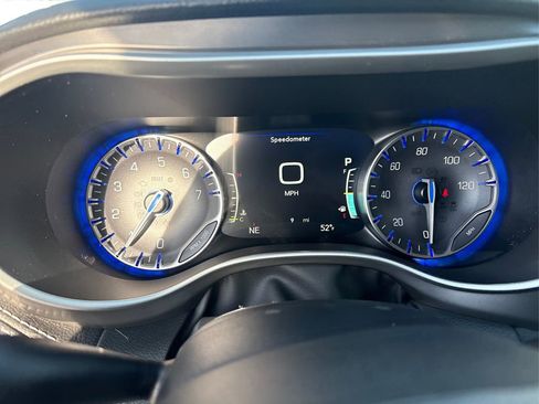 New 2026 Chrysler Pacifica Select image 13