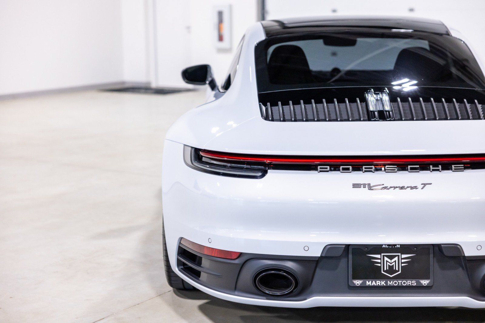 Used 2024 Porsche 911 Carrera T RWD image 14
