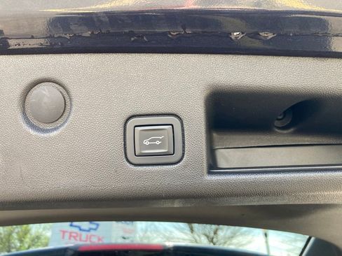 Used 2019 Chevrolet Equinox LT w/ Sun & Navigation Package AWD/4WD image 26