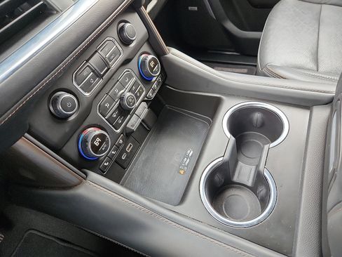 Used 2024 Chevrolet Suburban High Country w/ Advanced Technology Package image 20