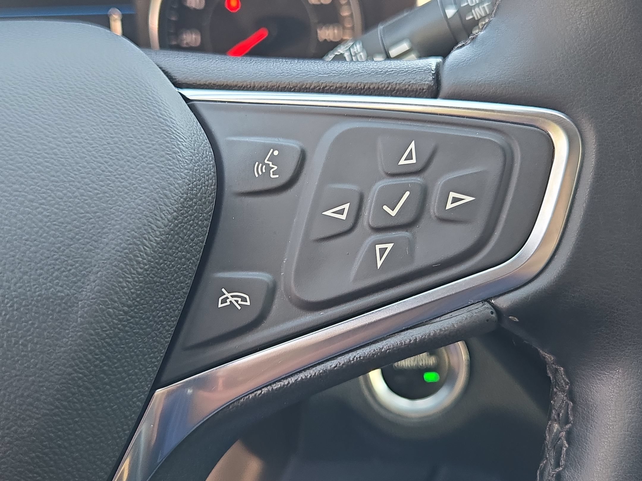 Used 2024 Chevrolet Equinox LT AWD/4WD image 27