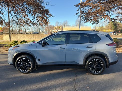 New 2026 Nissan Rogue SV image 4