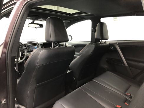 Used 2016 Toyota RAV4 SE image 11
