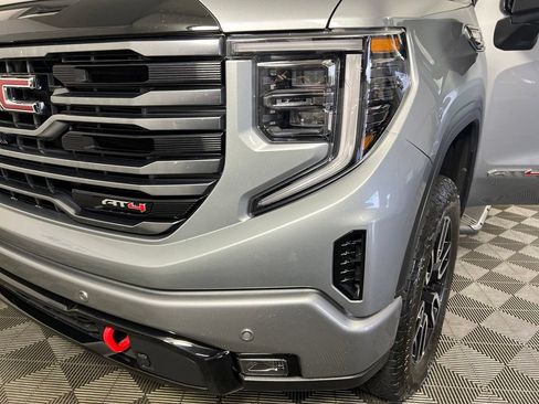 Certified 2025 GMC Sierra 1500 AT4 w/ AT4 Premium Package AWD/4WD image 38