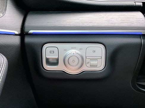 Certified 2025 Mercedes-Benz GLE 450e 4MATIC image 13