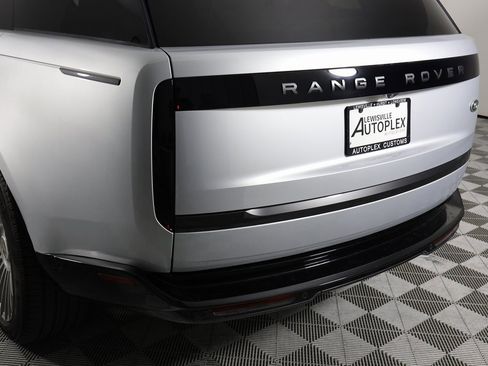 Used 2023 Land Rover Range Rover SE image 47