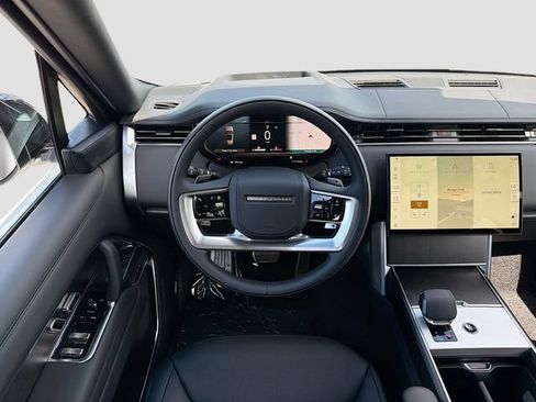 New 2026 Land Rover Range Rover Long Wheelbase SE AWD/4WD image 18