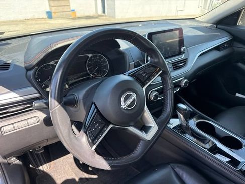 Used 2024 Nissan Altima 2.5 SR FWD image 10